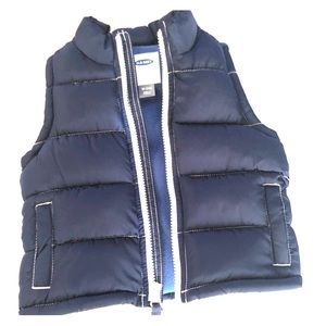 Old Navy Frost Free Puffer Vest
18-24 months Navy